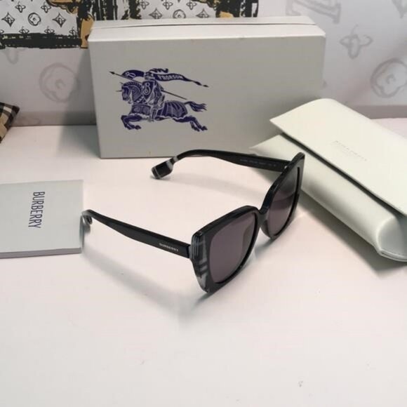 Burberry Meryl Polarized Dark Grey Butterfly Ladies Sunglasses BE4393F 405181 - Picture 5 of 13